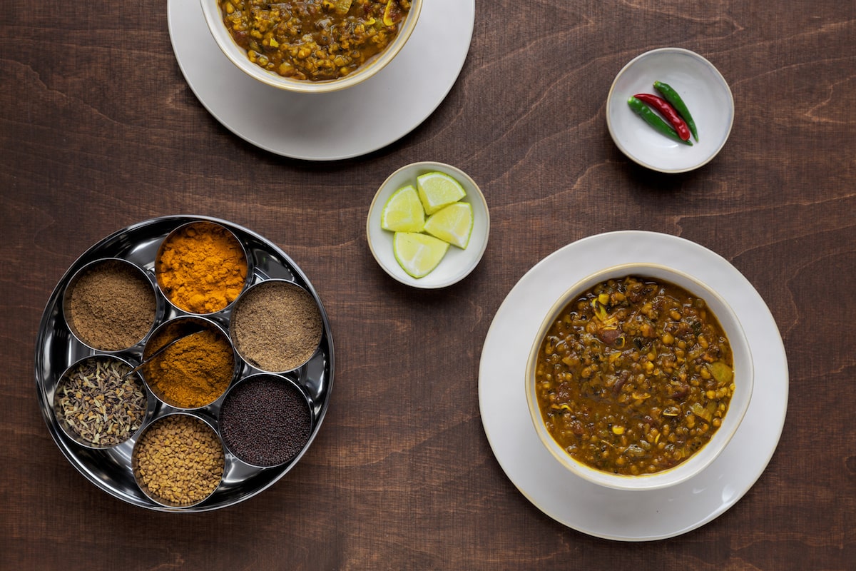 Panch Phoron Gewürz mit indischem Curry