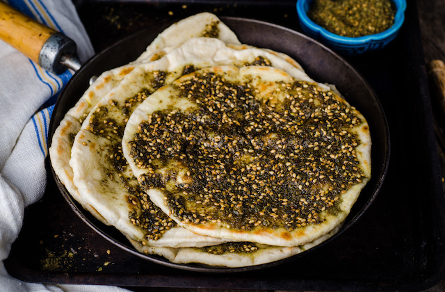 Schnelles Pfannenbrot mit Za'atar Gewürz