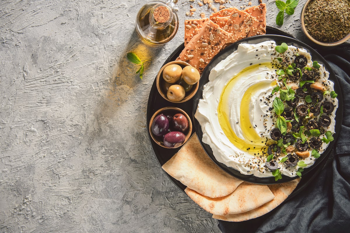 Labneh mit Frischkäse Dip und Za'atar Gewürz