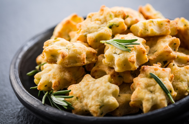 Herzhafte Kräuterkekse mit Parmesan und Rosmarin