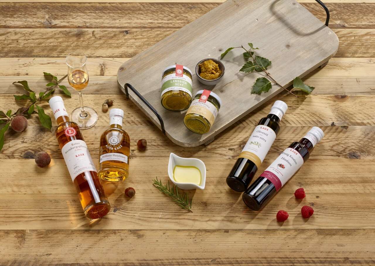 LAUX Produkte angerichtet auf Tisch