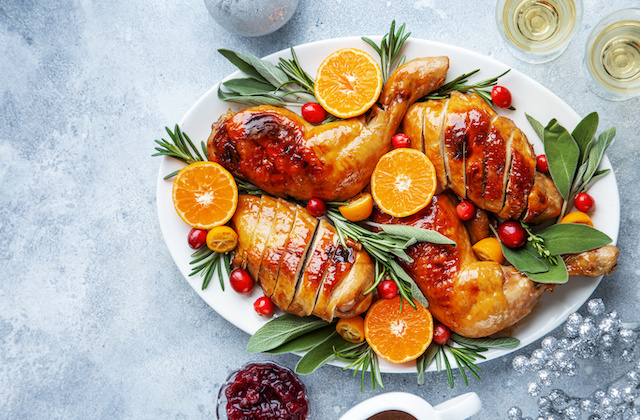 Hähnchenschenkel mit Mandarinen und Orangen und Cranberries